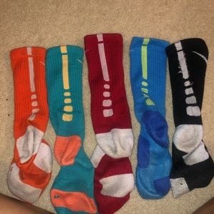 bundle of 5 pairs of nike elite socks